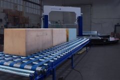 Loading-and-unloading-conveyors-table-with-belts-for-an-all-automatic-working-with-the-machine___