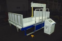 Titable-side-stop-with-aid-for-folding-it-up-or-down
